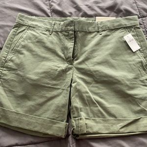 New Women’s GAP Boyfriend Roll-up Green Shorts